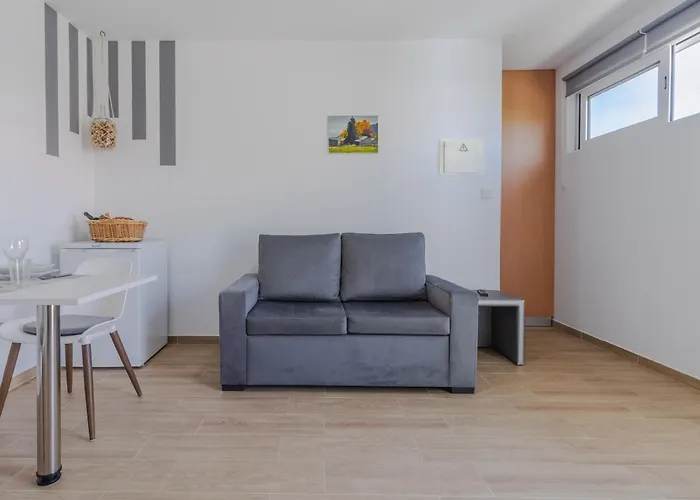 House Dinavast Apartmán *